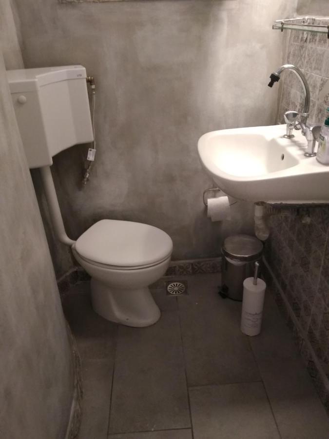 Yiannis Kalimarmaro Studio,athens Center Apartment